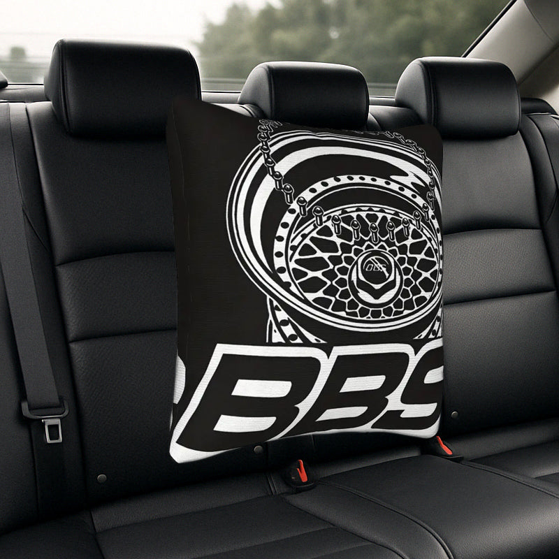 BBS Felgen Kissen fürs Auto – auffälliges Plüsch-Kissen als Tuning-Accessoire für die Rücksitzbank