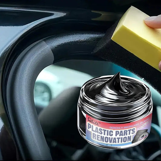 Kunststoffpflege fürs Auto – CleanUp! Paste für Tiefenglanz auf Türleisten und Cockpitflächen