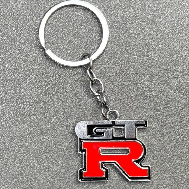 GTR Schlüsselanhänger aus Metall – auffälliger Anhänger fürs Auto, ideal als Geschenk oder Fanartikel