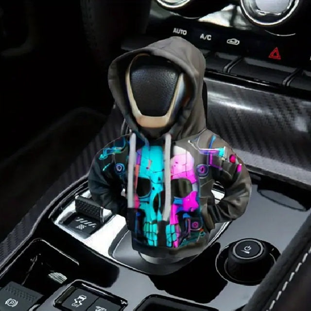 Schaltknauf Hoodie CYBERPUNK im Einsatz – Tuning-Gadget mit auffälligem Farbverlauf im Interieur