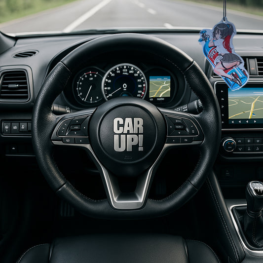 NOS-Girl Duftbaum klein – frecher Auto-Lufterfrischer mit Manga-Figur am Lenkrad montiert