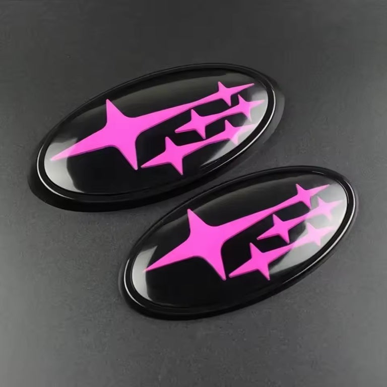 Subaru Emblem in Pink und Violett – Tuning-Logo im sportlichen Look