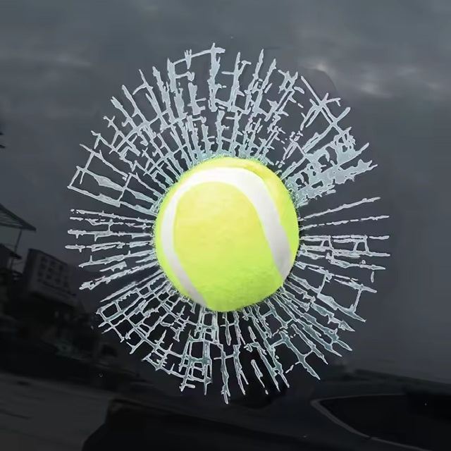 3D Autoaufkleber Tennisball mit Einschlag-Effekt auf Heckscheibe – PRANK Sticker